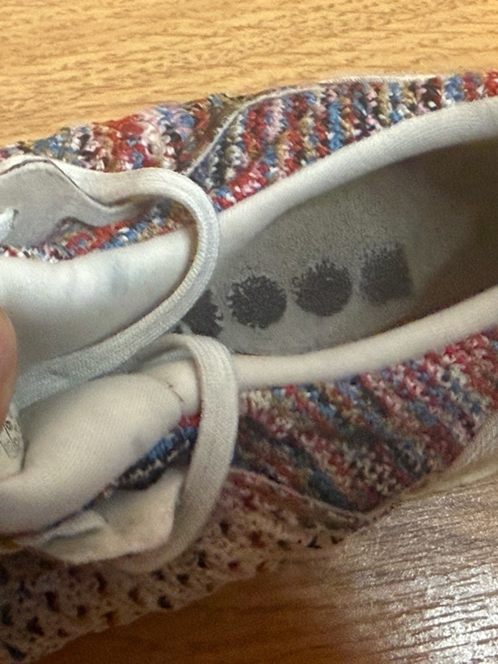Missoni White and Light Gray Interior Label Detail - Picture 9 of 13